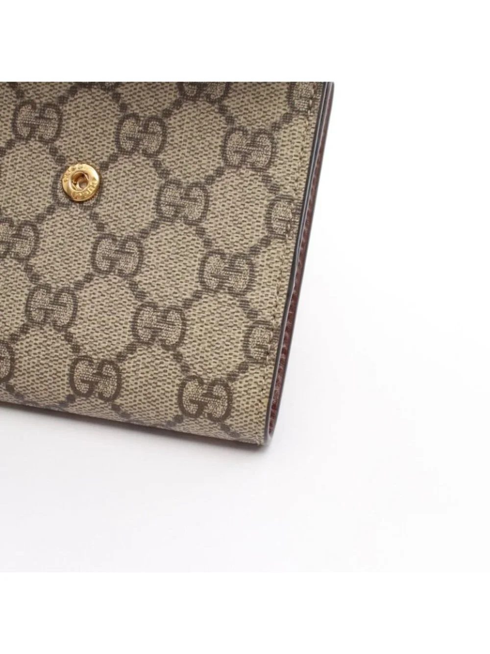 Gucci slight signs